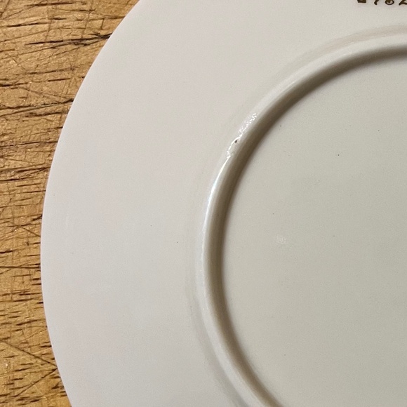 Campbell 1982 Vintage Christmas plate 5 3/4 inches in diameter - Picture 6 of 8